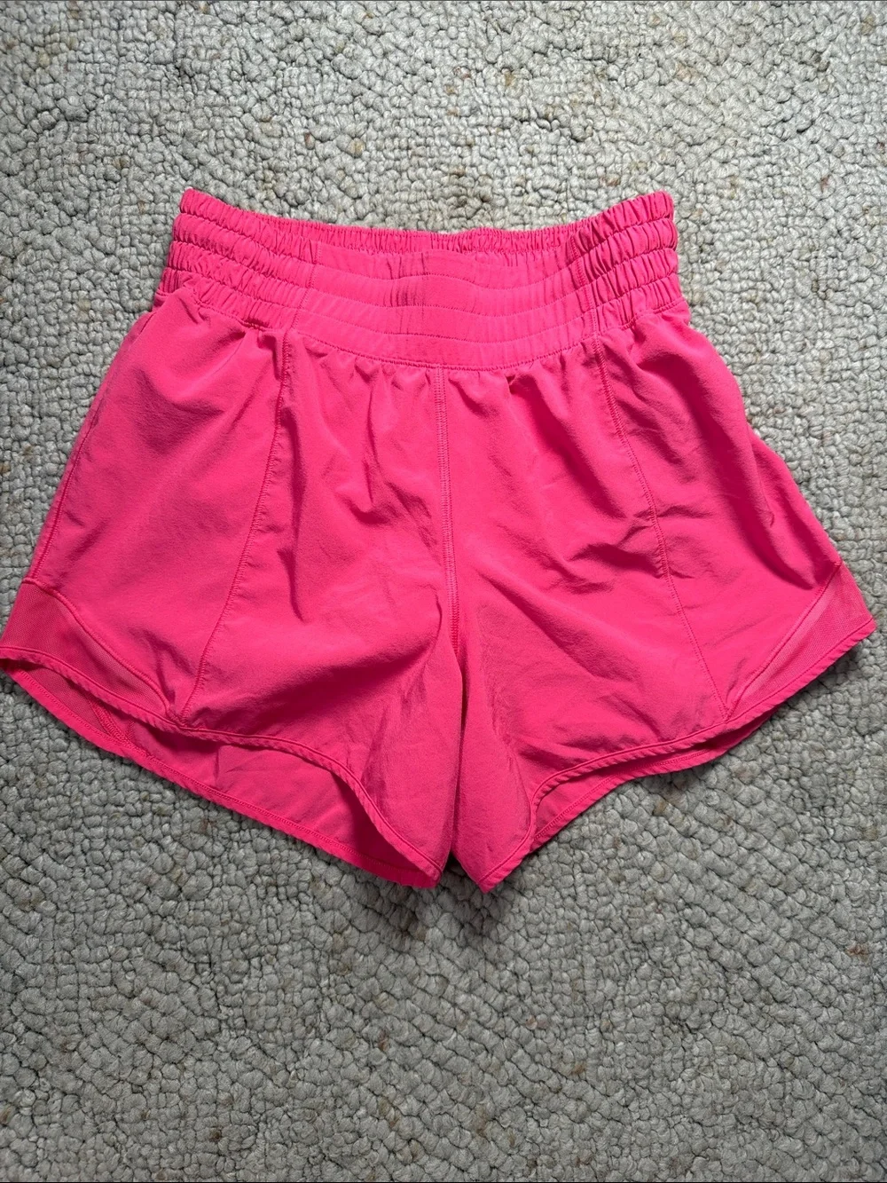 Lululemon Hotty Hot High-Rise Lined Shorts in Sonic Pink Size 4